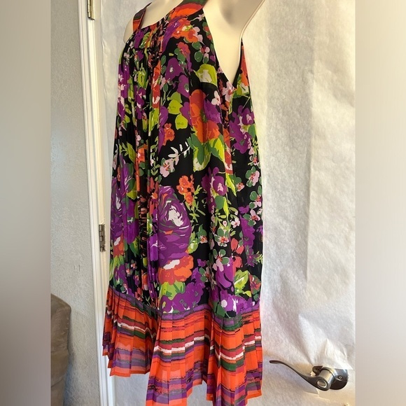 Lane Bryant sleeveless floral & striped pattern dress w/pleated hem. Sz-14. X14 - Picture 2 of 10